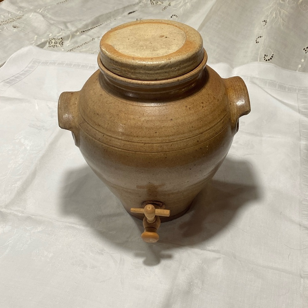 French vinegar jar